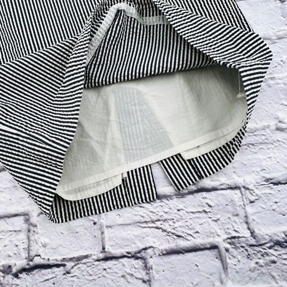 J. Crew Factory Seersucker The Pencil Skirt Grey White Striped Size 8 Lined - Picture 6 of 9
